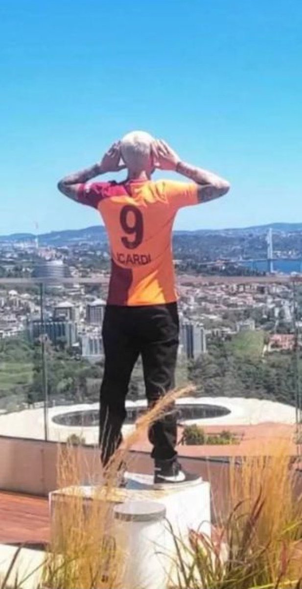 ridvanaksu's tweet photo. Icardi'nin transfer videosunun çekimleri devam ediyor.

Beşiktaş Stadı da kadrajda. https://t.co/BIuU85g4NR
