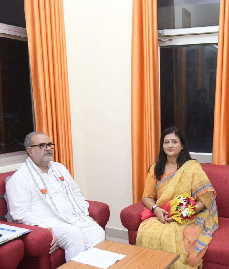 YadavaShalini's tweet photo. विगत दिनों लखनऊ में भारतीय जनता पार्टी प्रदेश अध्यक्ष मा.भूपेंद्र सिंह चौधरी जी से पार्टी में शामिल होने के उपरांत उनके आवास पर शिष्टाचार भेंट कर उनसे मार्गदर्शन एवम आशीर्वाद प्राप्त किया। https://t.co/FKIUqnPeoB