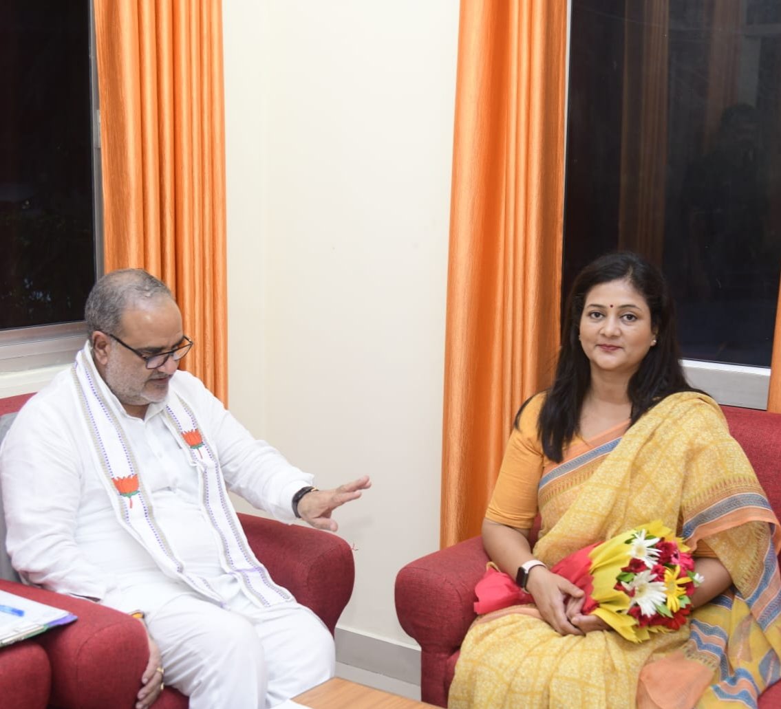 YadavaShalini's tweet photo. विगत दिनों लखनऊ में भारतीय जनता पार्टी प्रदेश अध्यक्ष मा.भूपेंद्र सिंह चौधरी जी से पार्टी में शामिल होने के उपरांत उनके आवास पर शिष्टाचार भेंट कर उनसे मार्गदर्शन एवम आशीर्वाद प्राप्त किया। https://t.co/FKIUqnPeoB