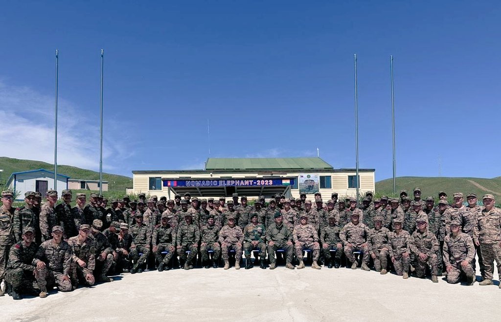 Exercise #NomadicElephant 2023 

The Joint Exercise between #IndianArmy and #MongolianArmy culminated today. The Exercise was successful in sharing best practices and paving the way for enhanced synergy and interoperability between both Armies. 

#DefenceCooperation
#IndianArmy…