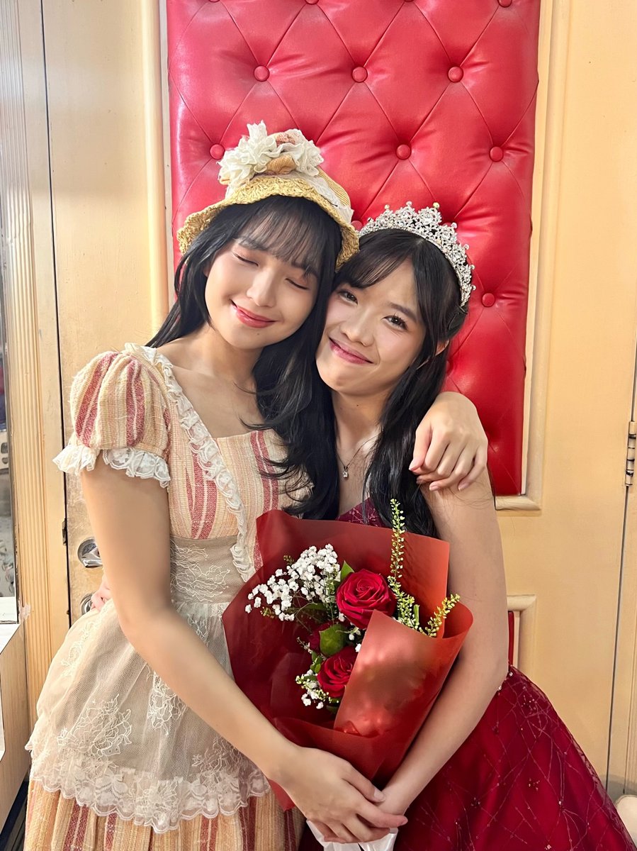 happy graduation ncii @C_JesslynJKT48 terimakasih sudah mengundang aku di lastshow mu🥹🫶🏻 sukses terus gamer idaman! sering2 main kl kgn :p 
love u!