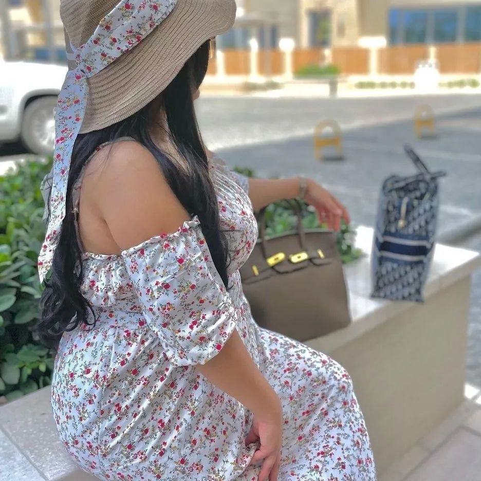 أنت كـالقهوة ..
قليلًا منك لا يروي،
و كثيرًا منك لا يُـشبع ❤️✨