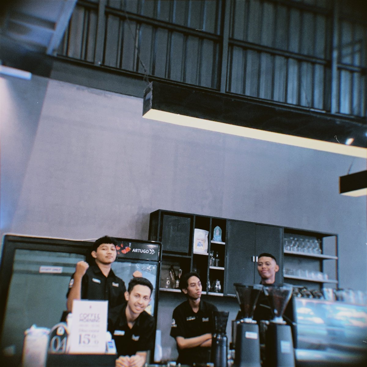 aditcengger's tweet photo. terakhir shift g y ?! https://t.co/9j32QPNTFy