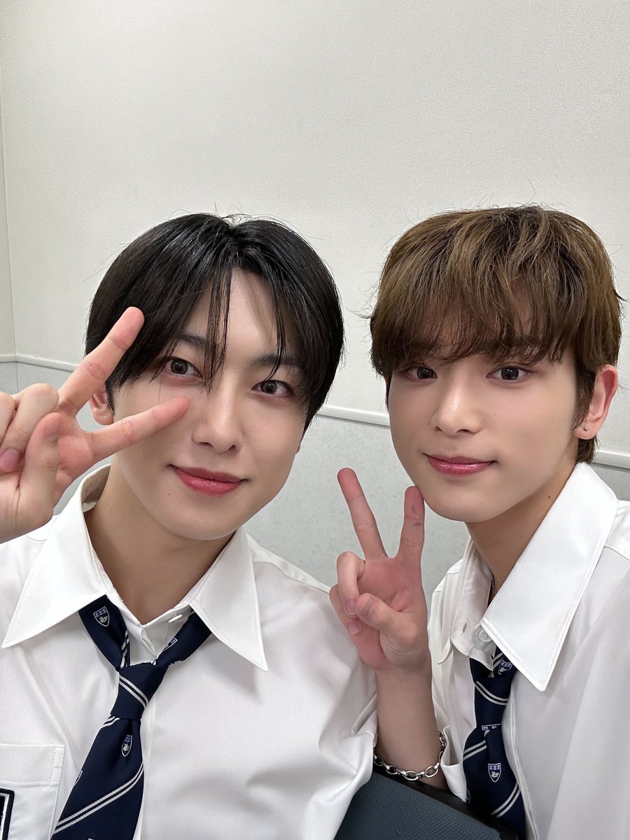 harua_feed's tweet photo. cutie papa and son 🥺🤍 https://t.co/CehSnJ4AYm