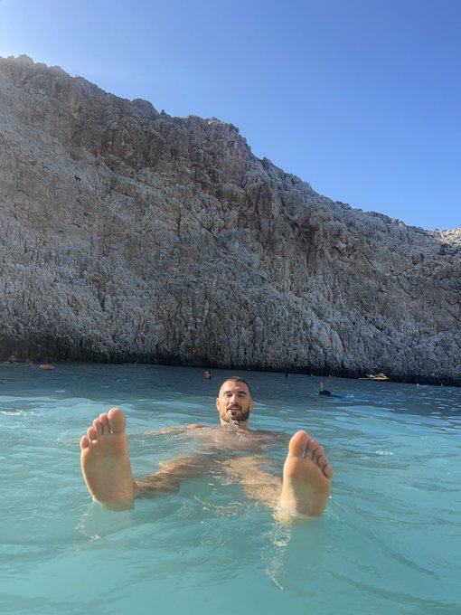 i&rsquo;m the 🐐 of float https://t.co/xxwXjrEY59