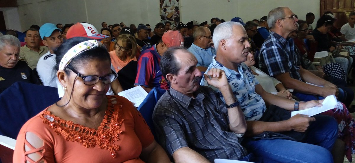 La directora de la ONAT en el territorio Anabel Tejeda informa a la AMPP sobre el trabajo de esta oficina en la captación de ingresos a partir de la contribución de los trabajadores por cuenta propia #PoderPopular #PinardelRío #Cuba