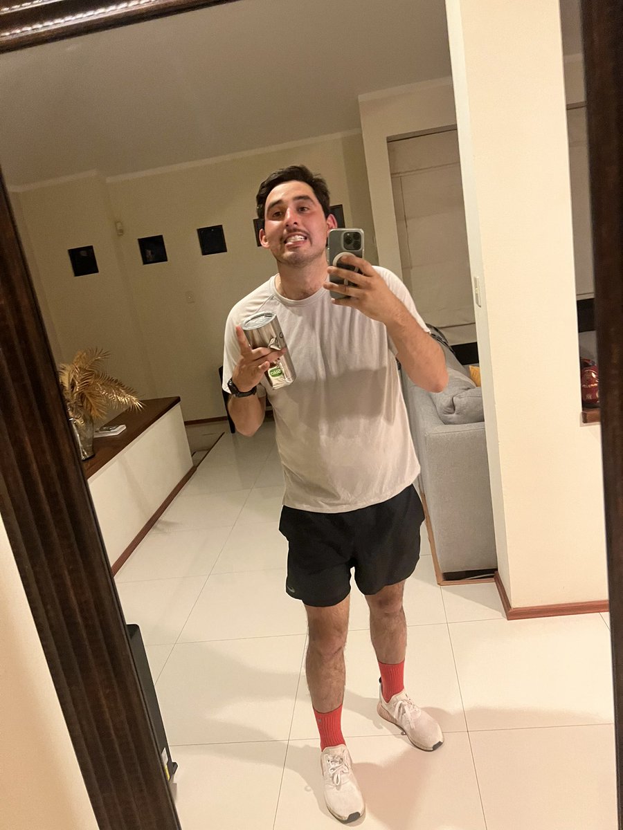 Jcassale's tweet photo. Les comparto que me uní temporalmente al culto de runners, en mes y medio lo dejamos, saludos. https://t.co/m3mpoVNKYu