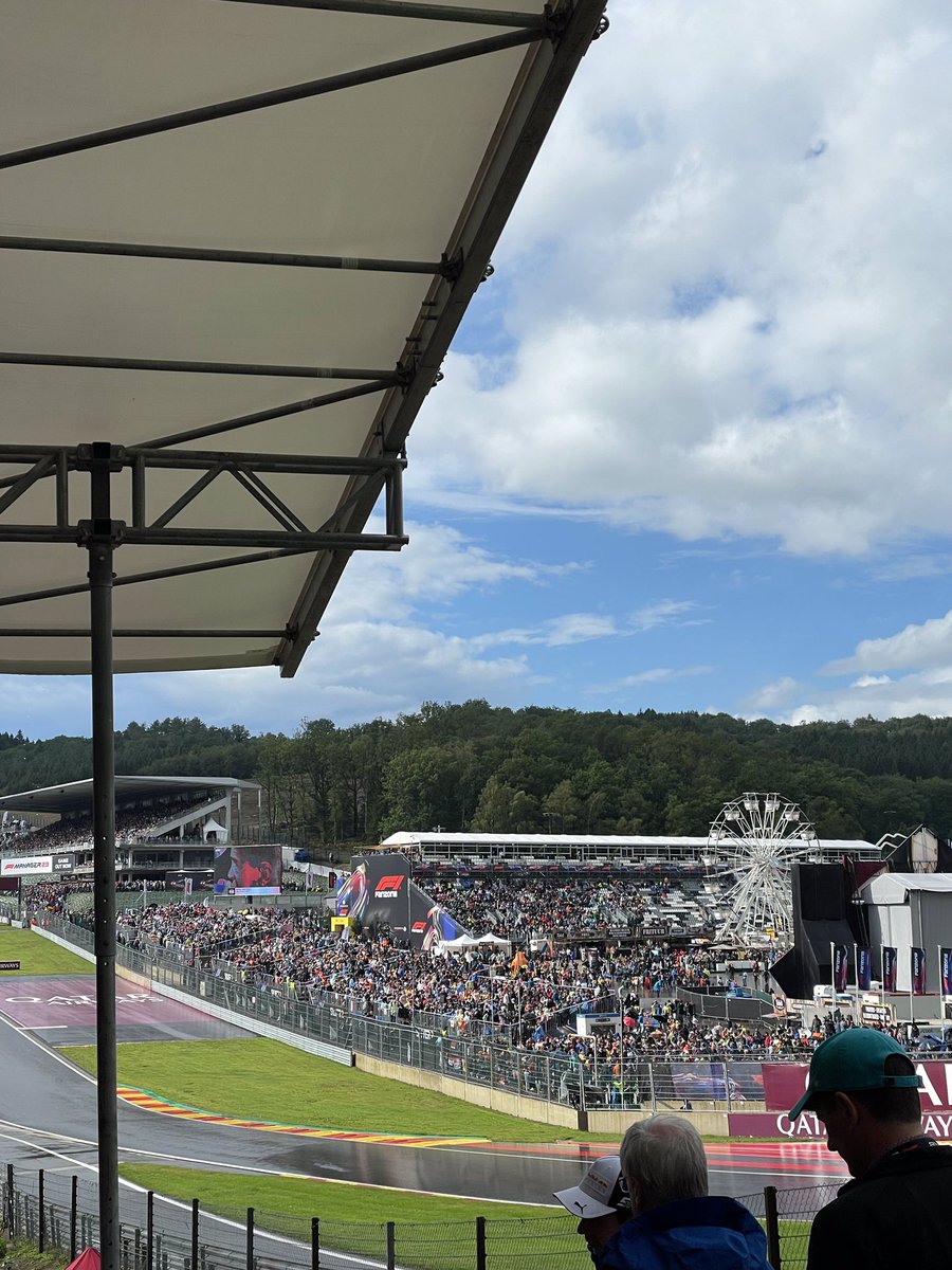 The sun is showing up slowly but surely! 

Can’t be too long now for a start… 

[picture: <a href="/UG_Shady/">Shady</a>] 

#F1 #BelgianGP
