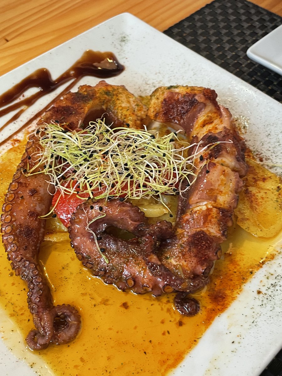 official__wonho's tweet photo. 맛있었던 스페인 음식들
더워도 밥 잘 챙겨먹어요!

#원호 #WONHO https://t.co/RiBtfc6J79