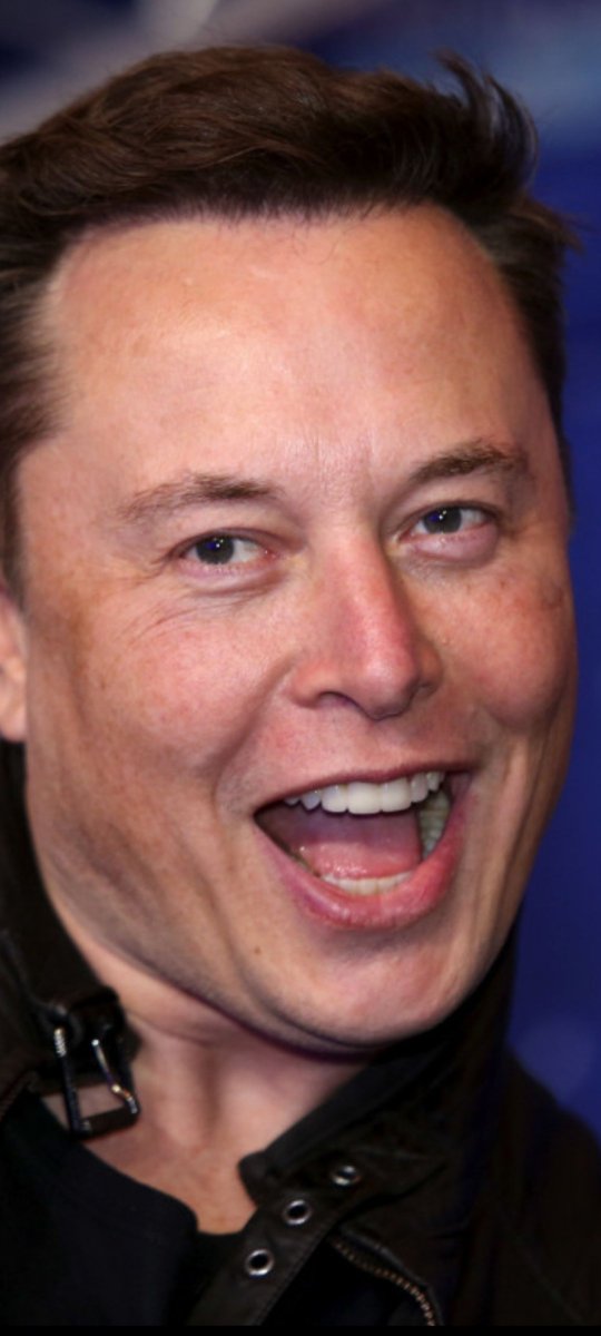 يا(إيلون ماسك)
ياطارد(العصفورالأزرق)الذي
كان محلقابالفضاءالألكتروني
وظل مغردا لأكثرمن عقدمن الزمن
فأصبح من ركائزالثقافةالعالمية
إسمح لي يا(مخرب تويتر)أن
أخاطبك عبرمنصتك القبيحة
ويؤسفني أن أقول لك :
(إكس عليك)!
نعم(x عليك)لتخريبك أشهر
العلامات التجاريةوسأظل دوما
أقول(إكس عليك)!