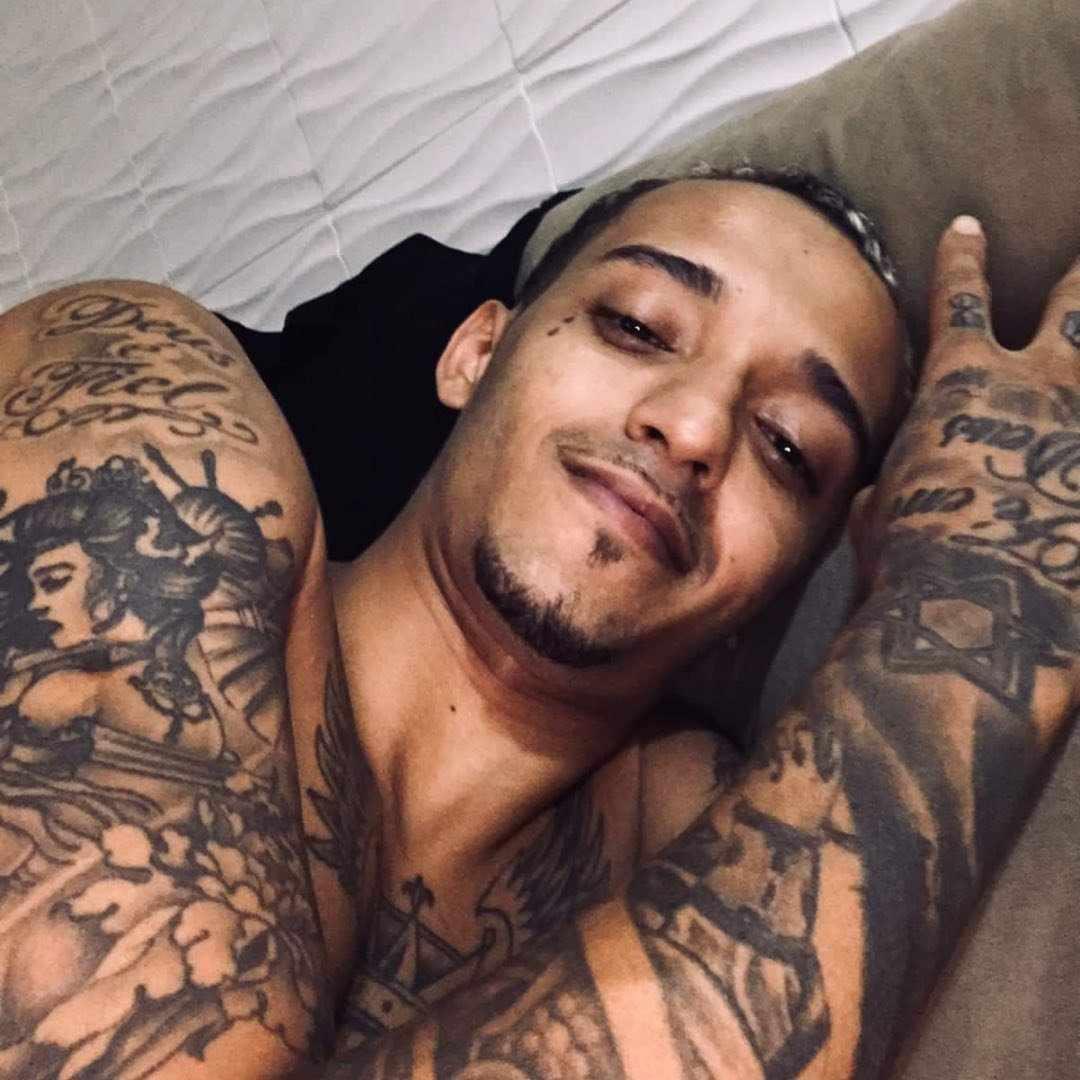 tropadosabiio33's tweet photo. 1 Mês Da Sua Partida Olha Por Nós Da Ir De Cima Que Nós Aqui Em Baixo Vamos Dar Continuidade No Teu Legado &amp; Nois Não Entendemos Os Planos De Deus , Mas Sua Jornada Aqui Na Terra Foi Linda Pra Sempre Te Levarei No Meu Coração 🐊💔🖤🤬😞🏴#FamiliaPracaTeAmaEternoSemJanta https://t.co/CqD5dfudDv