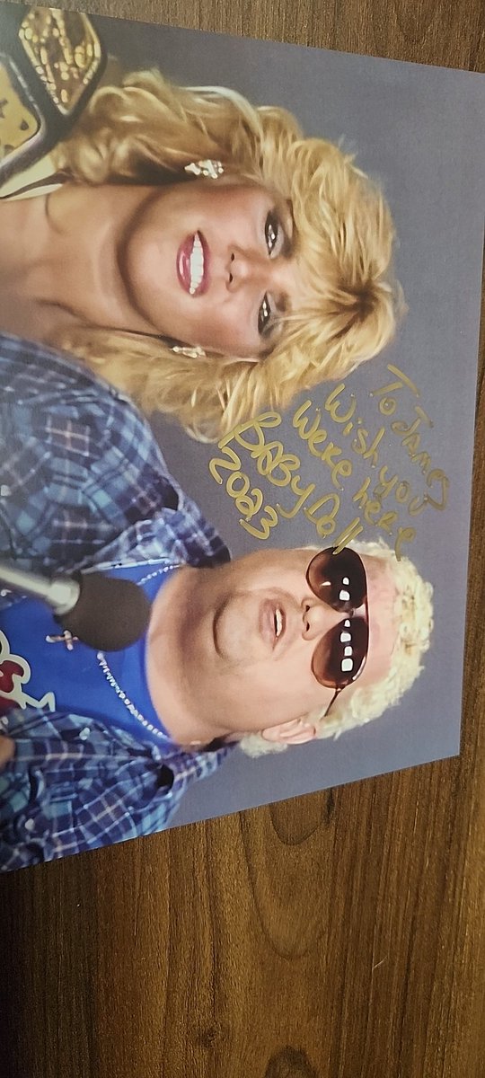 roadhouse1176's tweet photo. @nicklaroberts thank you very much for this wonderful gift!! I owe you some Wisconsin cheese next time around!! #theperfect10 https://t.co/oXmv0eUcCP