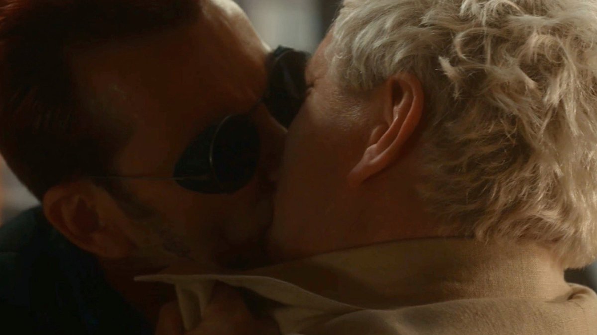 1941crowley's tweet photo. #GO2Spoilers 

i’m just admiring every single frame of their kiss for the rest of my life https://t.co/Bgz81H7wbs