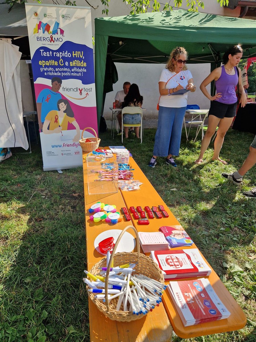 friendly_test's tweet photo. Eccoci al Campino à la plage a Cologno al Serio con lo stand informativo e la possibilità di effettuare il test rapido, anonimo e gratuito per #HIV #HCV #Sifilide.
Vi aspettiamo fino alle 23. #BergamoFTC #cHIVuoleconoscere #salutesessuale #AIDS #CheckPointBG #FriendlyTest https://t.co/NbQBdW2AVK