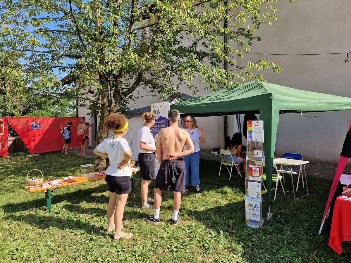 friendly_test's tweet photo. Eccoci al Campino à la plage a Cologno al Serio con lo stand informativo e la possibilità di effettuare il test rapido, anonimo e gratuito per #HIV #HCV #Sifilide.
Vi aspettiamo fino alle 23. #BergamoFTC #cHIVuoleconoscere #salutesessuale #AIDS #CheckPointBG #FriendlyTest https://t.co/NbQBdW2AVK