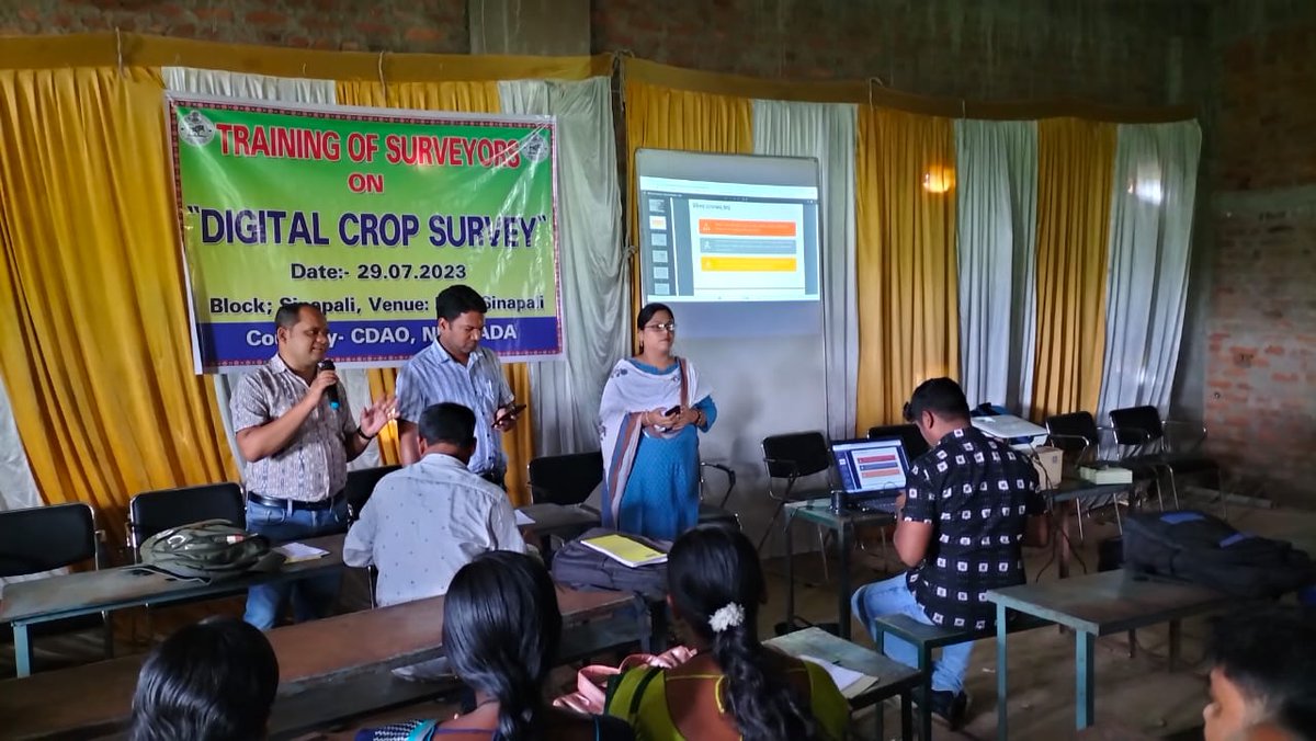 CDAONuapada's tweet photo. Digital Crop Survey training imparted  to Surveyors, Supervisor and verifiers in Sinapali block.@DM_Nuapada @krushibibhag @arvindpadhee @premcchaudhary @rdmodisha https://t.co/vRXVTPghAG