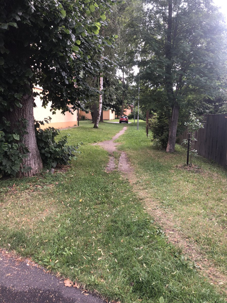 desirepath_look's tweet photo. Poprad, Slovakia https://t.co/azDBHBTUcq
