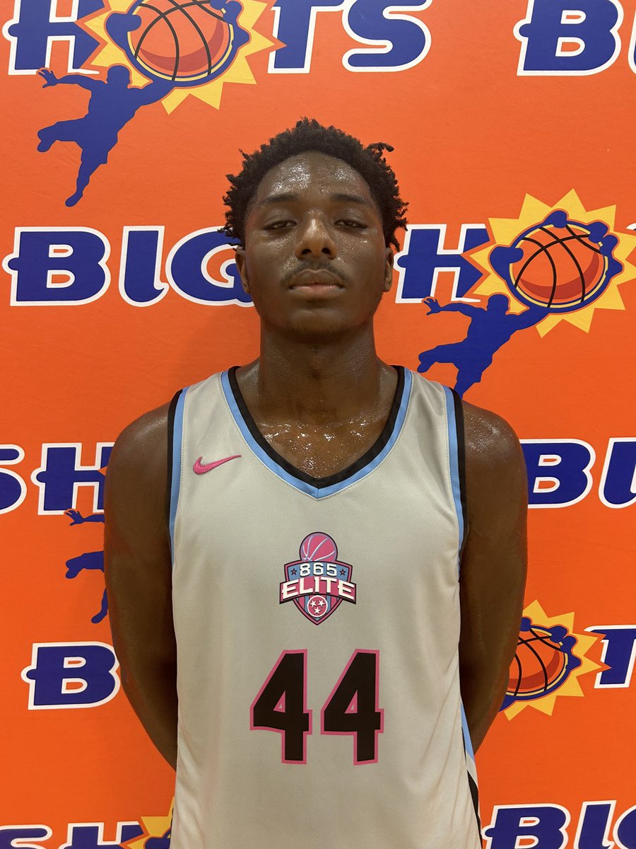 BIG SH🏀TS tweet media