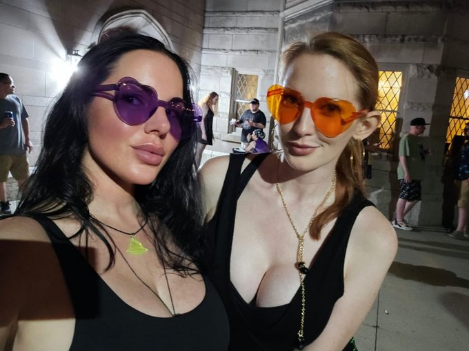 Girlfriend and I saw the Glitch Mob last night in Columbus. Fantastic show 🖤 @DominaSnow https://t.c<a href="/tag/newprofilepic"class="tags"><span>#newprofilepic</span></a>