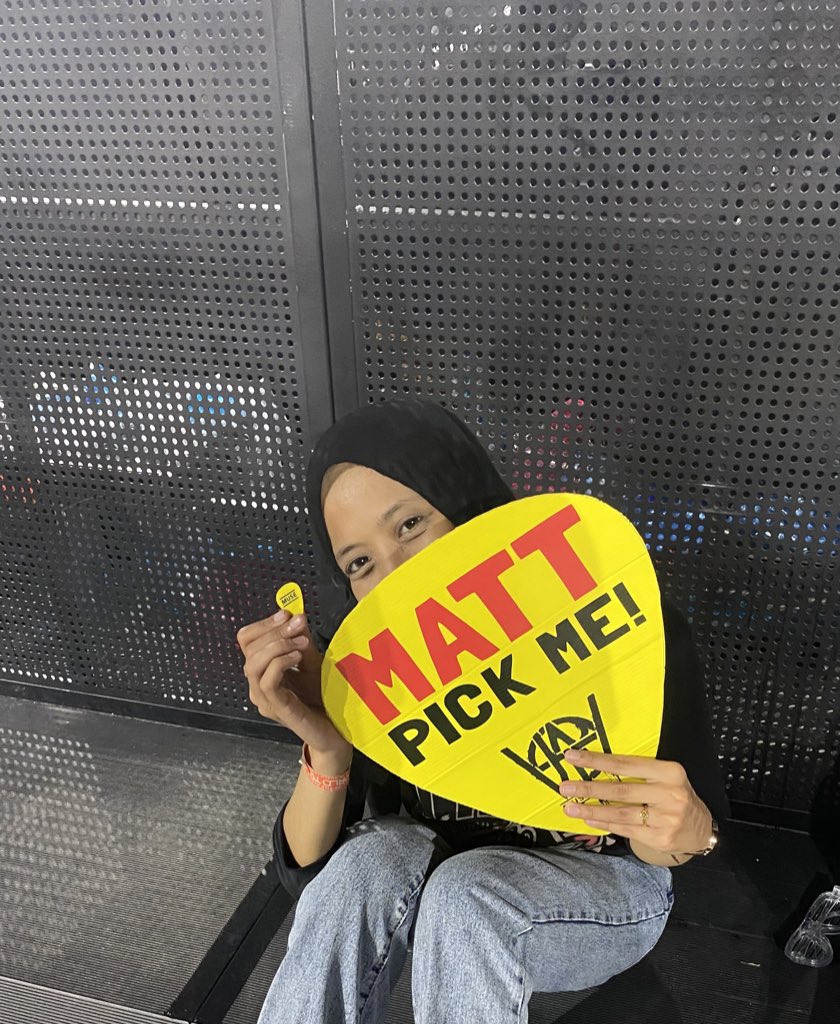 dana ⑂ tweet media