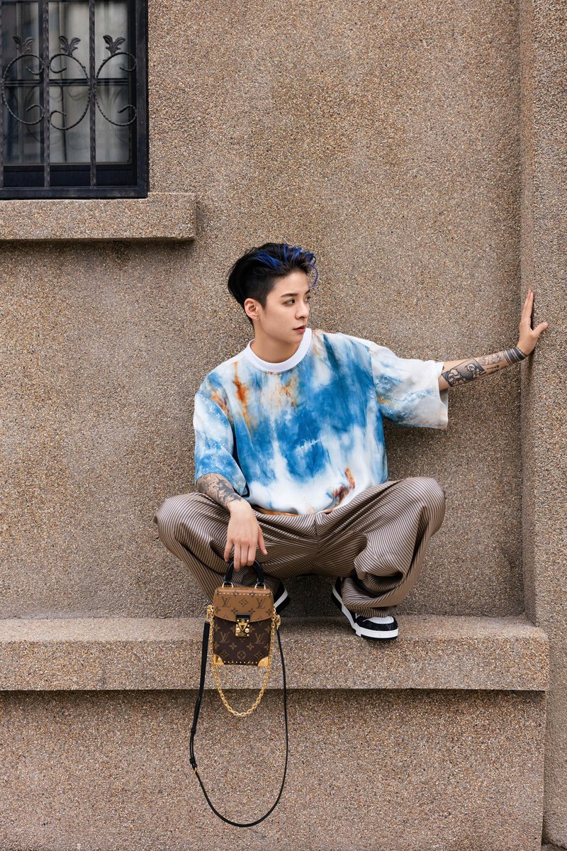 amberliuc's tweet image. Feeling happy

#LVCameraBox