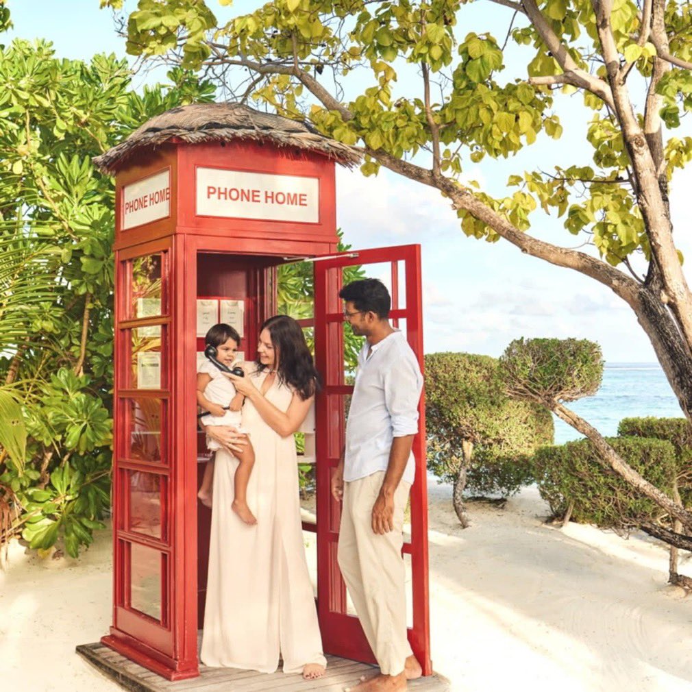 LUXSouthAri's tweet photo. With our Phone Home booths, your loved ones are just a dial away. Even when you are deep in the Maldivian tropics!
#luxsouthariatoll #maldives #lifextraordinary #londonphonebooth #sunnysideoflife https://t.co/ImTkRL38Ao