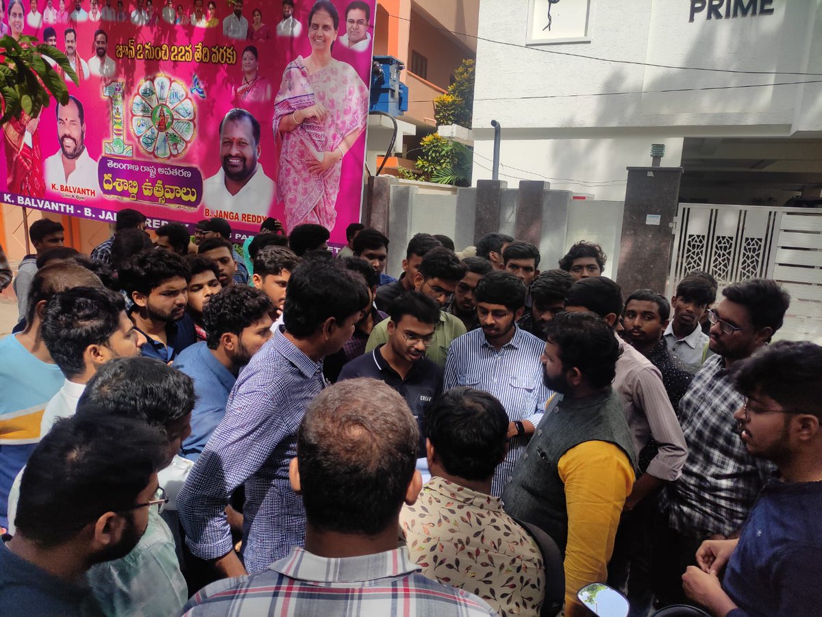 kishore_rathla's tweet photo. we are demanding our rights of #subjectexemption  please help us 
@KTRBRS @TelanganaCMO @SabithaindraTRS @NavinMittal @DrTamilisaiGuv @BRSparty @TelanganaCS @examupdt @JNTUH_R18 https://t.co/Ez8agsfVnz