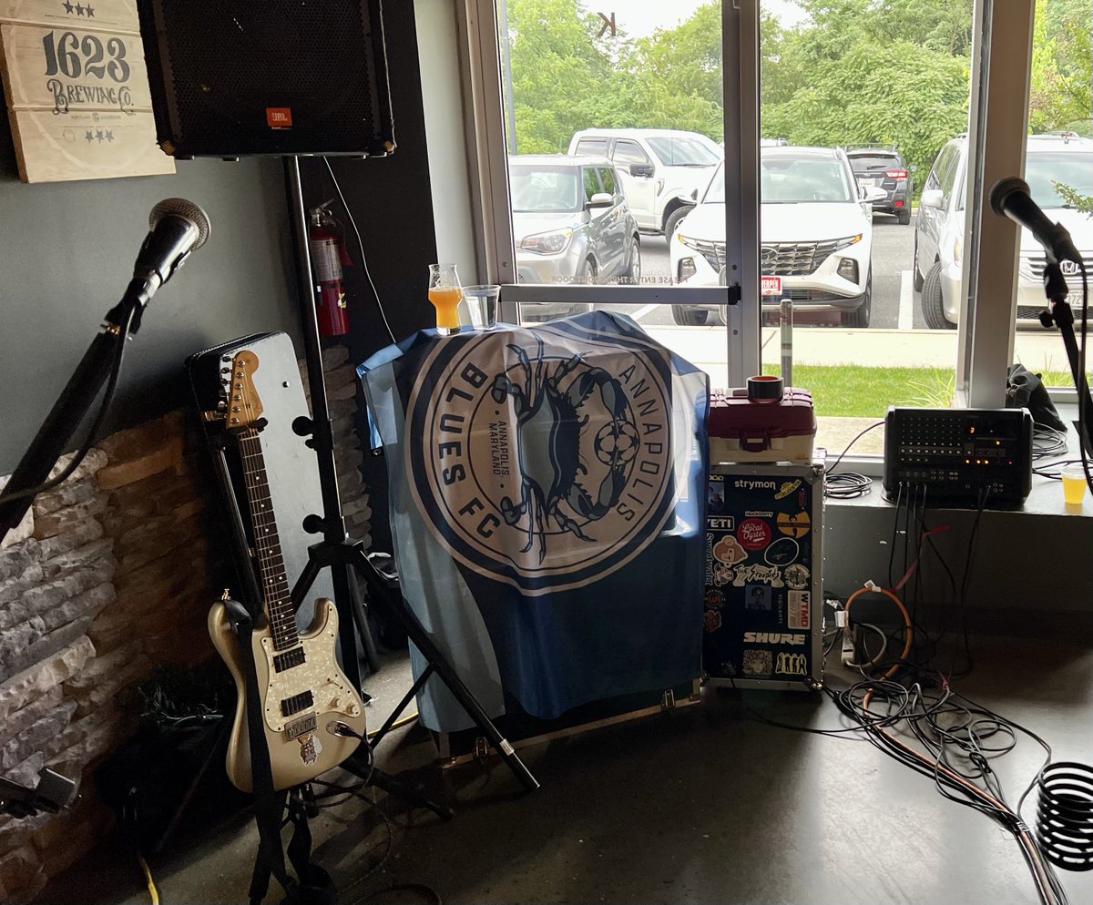 gutterrosemusic's tweet photo. We #UpTheBlues🦀 😎 🎸 https://t.co/KhpixfxMt0