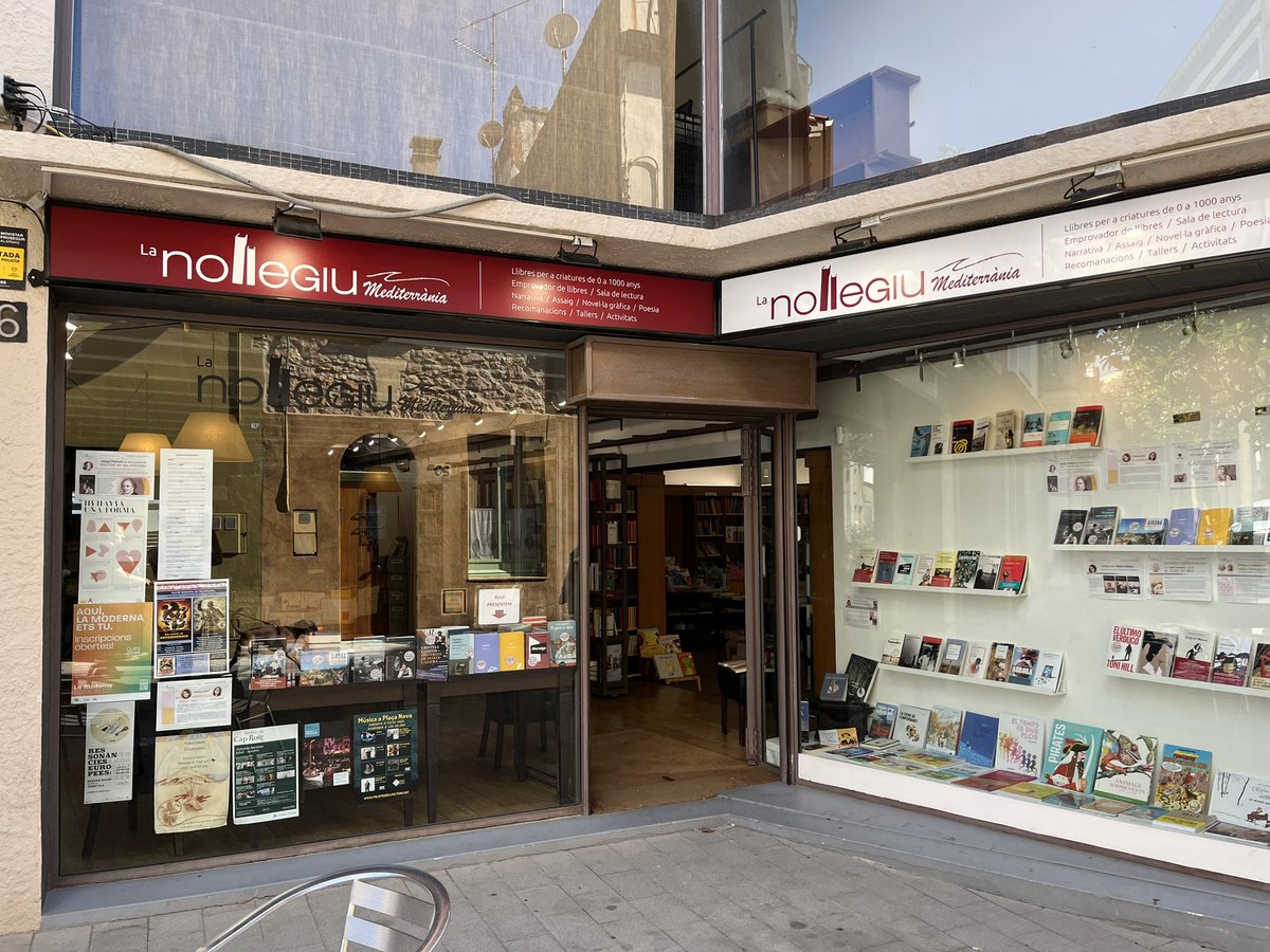 nuvol_com's tweet image. Per fi Palafrugell té la llibreria que es mereix. Gràcies @Nollegiu