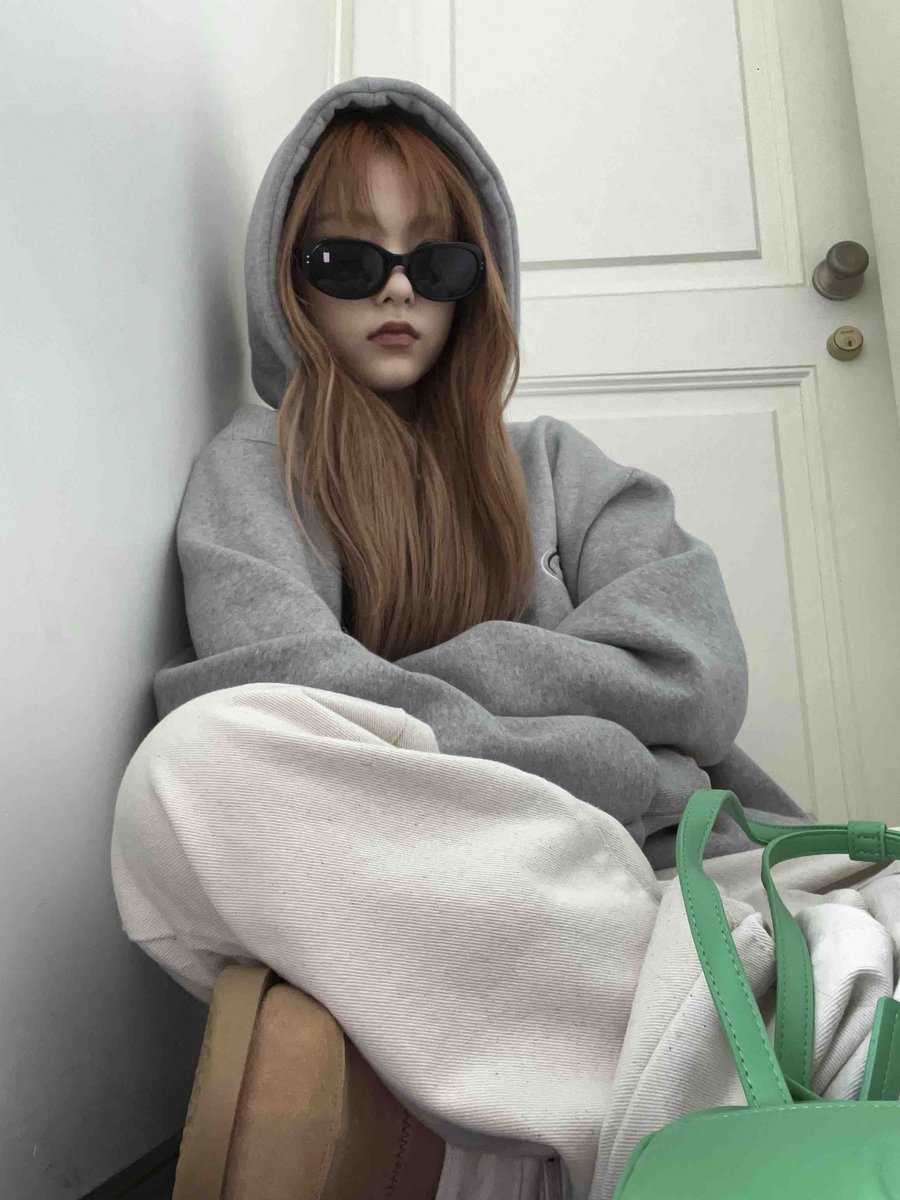 hrkrated's tweet photo. she’s such a mood https://t.co/VH3toGJV32
