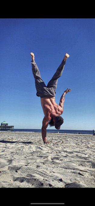 Something about a beach I just love. ? https://t.co/Nv9TTyeDjc