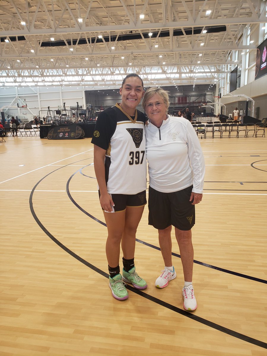 #CBBAcademy Learning & Growing is what this event is all about!! Huge thank you to commissioners Sue Guevara and Holly Warlick who are advocating for future women college athletes. #CBA2023! @TheCBBAcademy