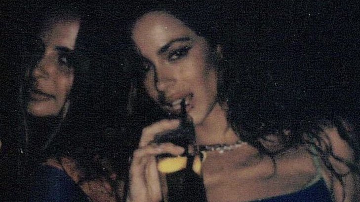 folkbuterag's tweet photo. soy FAN de todo el contenido de tini que estamos teniendo últimamente, más por ver su pelo tan al natural y ver esos rulos seguido https://t.co/FrgWK42Dj1