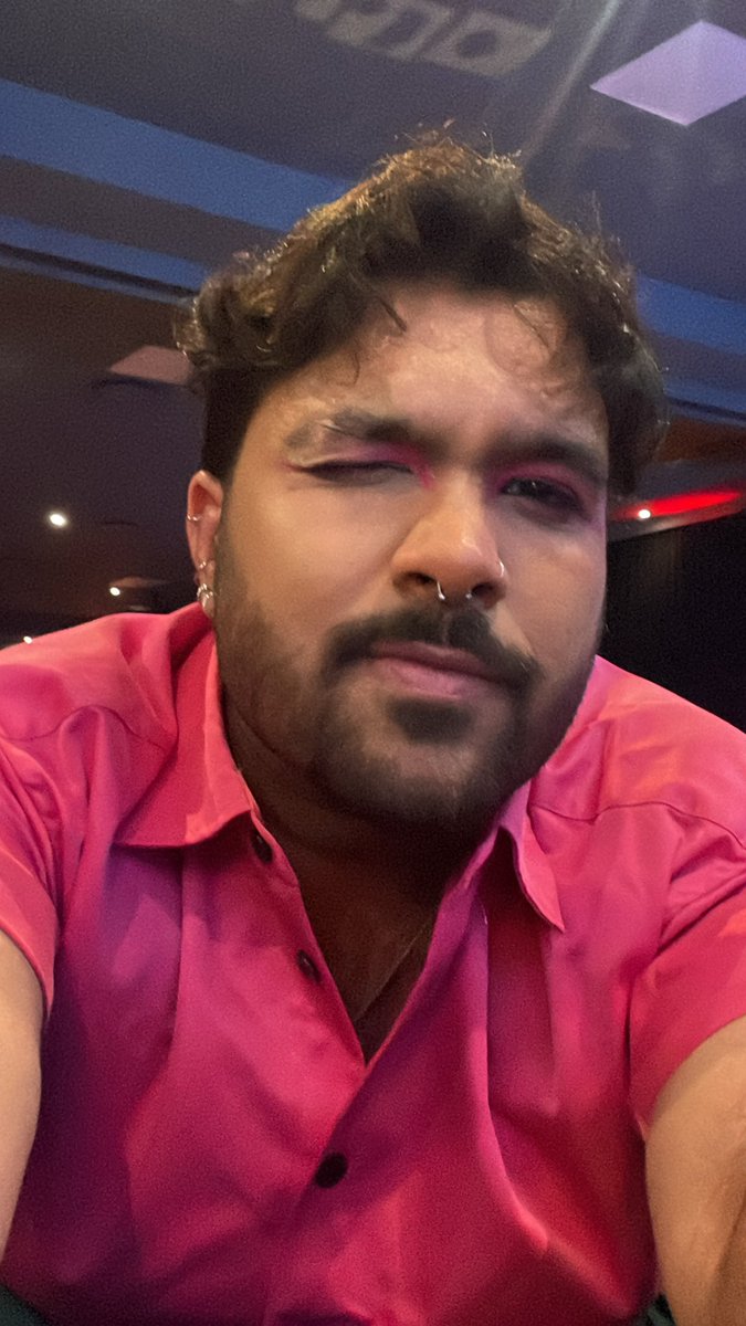 (っ◔◡◔)っ ♥ ♥ tweet media