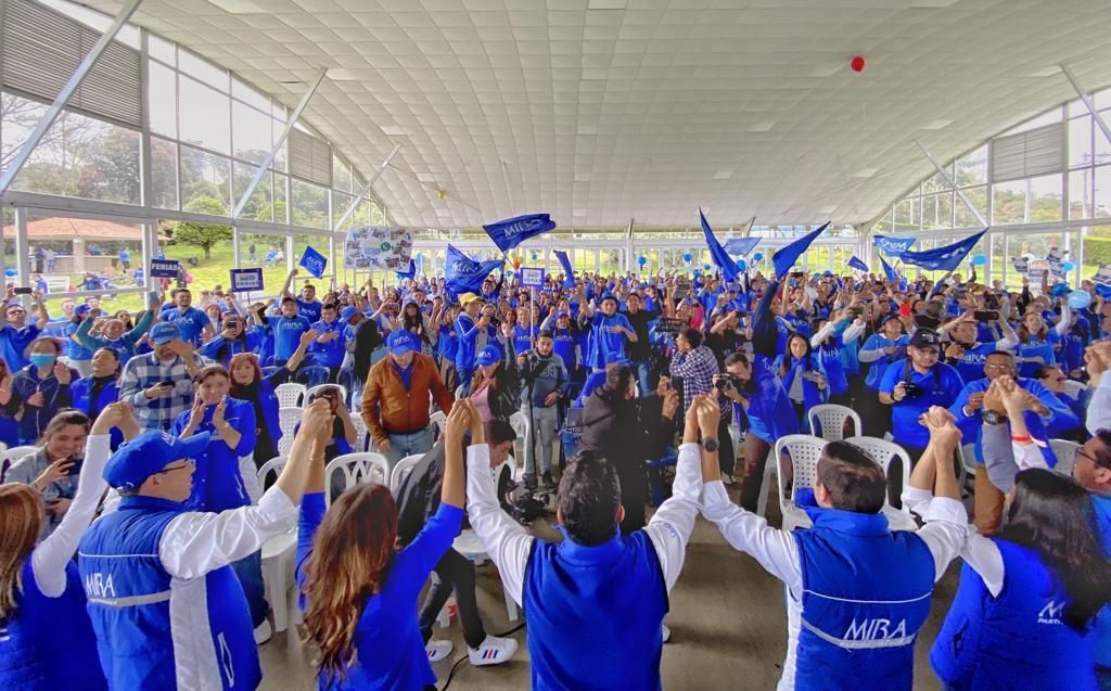 SamirBedoya's tweet photo. ¡Oficialmente candidatos al Concejo de Bogotá!

Junto a @Fapuentess trabajaremos los 2️⃣ para seguir mejorando nuestra ciudad 🟡🔴

Cuenten con nuestro compromiso y esfuerzo 🤝 ¡TO2 por Bogotá! #Elecciones2023 https://t.co/8mLGoH8oKK