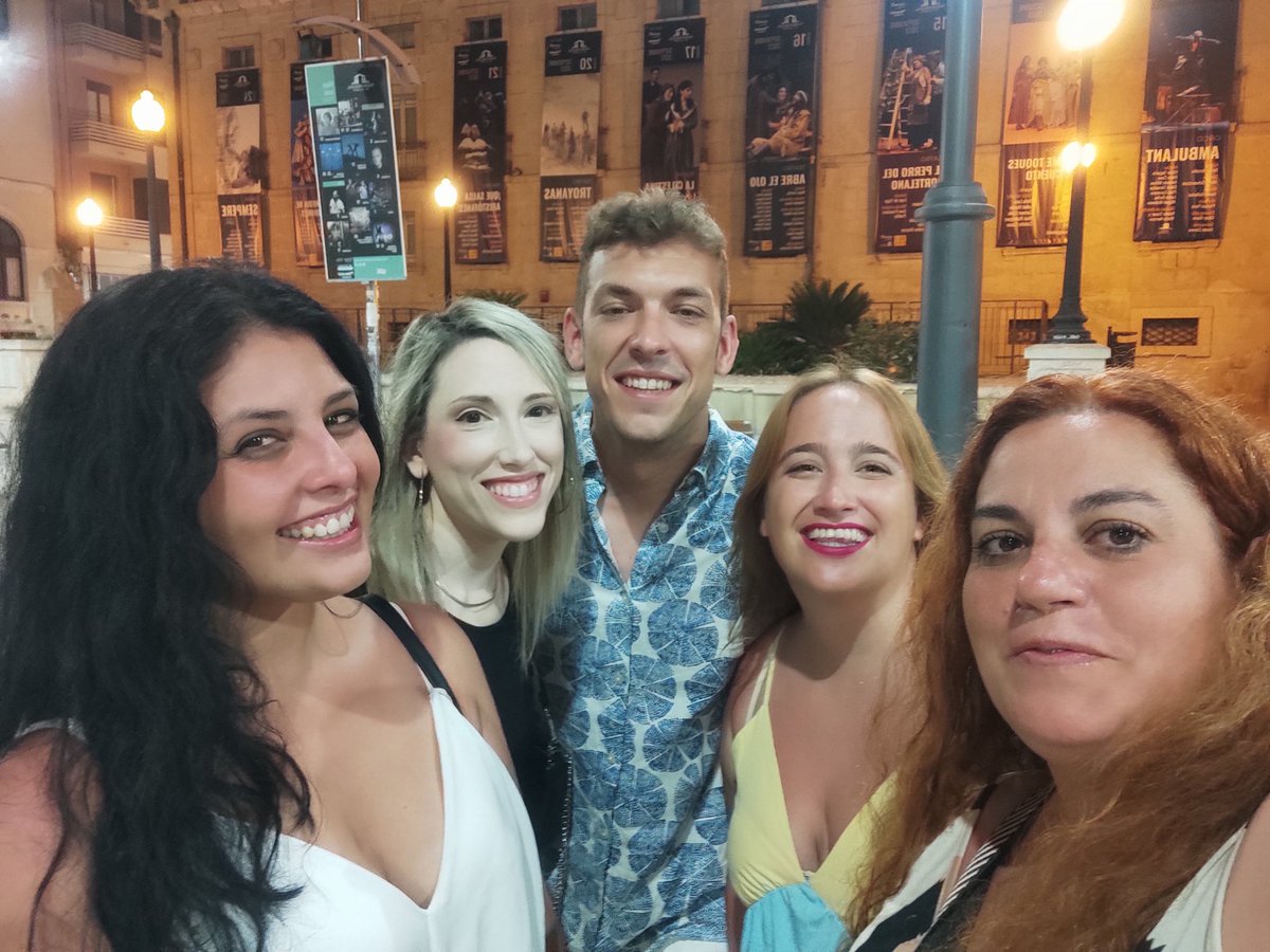 Ana Gavilán (@anagavilancom) on Twitter photo Chicas en buena compañía! 😎
Acabando el #seoplus23 🎉
#fotoconjosean <a href="/gisela_bravoc/">Gisela Bravo 🤖</a> <a href="/soyjoseann/">Josean 👨🏼💻</a> <a href="/ClaraSoteras/">Clara Soteras</a> <a href="/JFaivliS/">Silvia Fernández</a> Chicas en buena compañía! 😎
Acabando el #seoplus23 🎉
#fotoconjosean <a href="/gisela_bravoc/">Gisela Bravo 🤖</a> <a href="/soyjoseann/">Josean 👨🏼💻</a> <a href="/ClaraSoteras/">Clara Soteras</a> <a href="/JFaivliS/">Silvia Fernández</a>