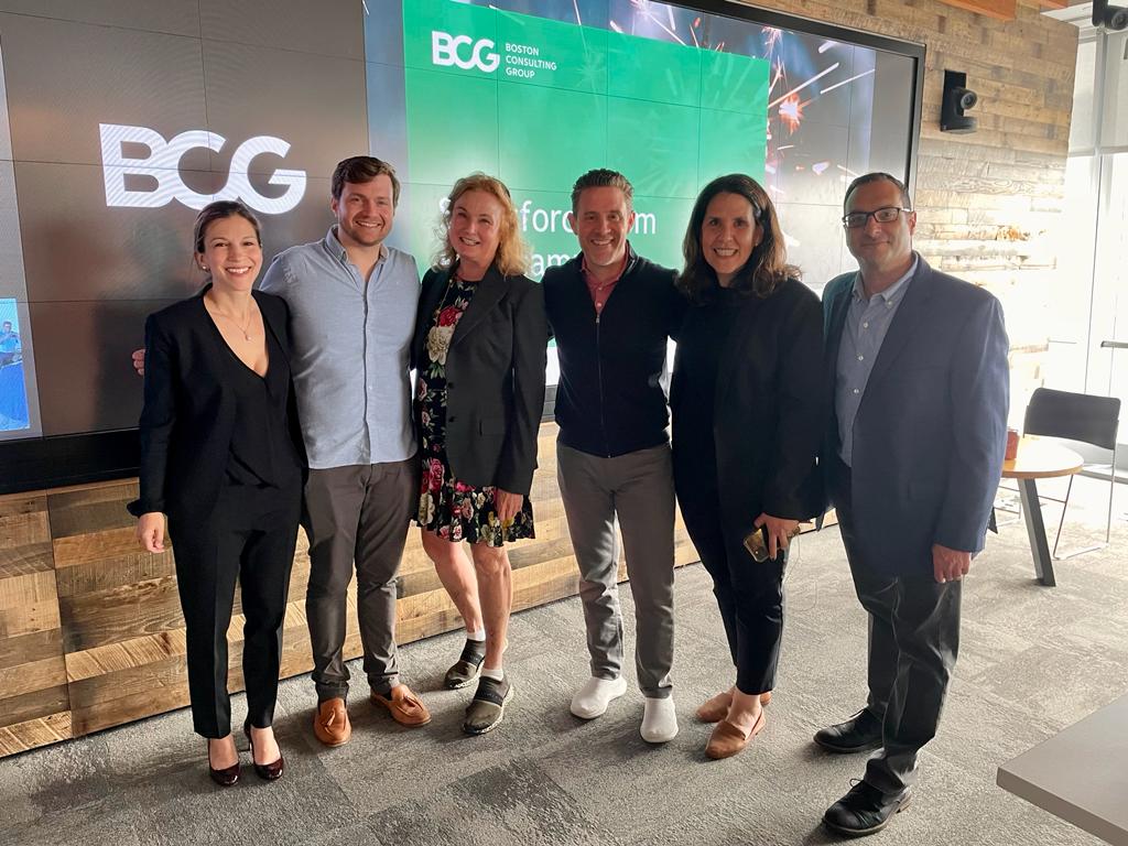 MiadeKuijper's tweet photo. The BCG Salesforce Bootcamp in the #BCG office in NewYork City coincided with the announcements of #Salesforce’s #AI Day. An exciting day for the BCG Salesforce #partnership @salesforce @BCG https://t.co/NzLOw7KwDi