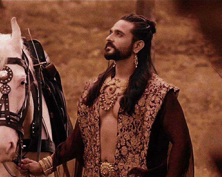 shripriyaa_'s tweet photo. khoobsurat men <3 https://t.co/VHIZn3STiY