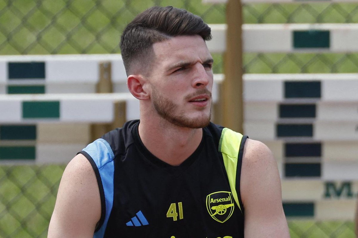 Arsenalnewschan's tweet photo. 🗣️Paul Merson on next season's Premier League: "#Arsenal could give City a run for their money, but City’s bench is very strong and Declan Rice will need to get used to the way Arsenal play.

"They move the ball around a lot faster than he’s used to at West Ham and England. Arsenal could get close, but I don’t see Liverpool mounting a challenge at the moment."
