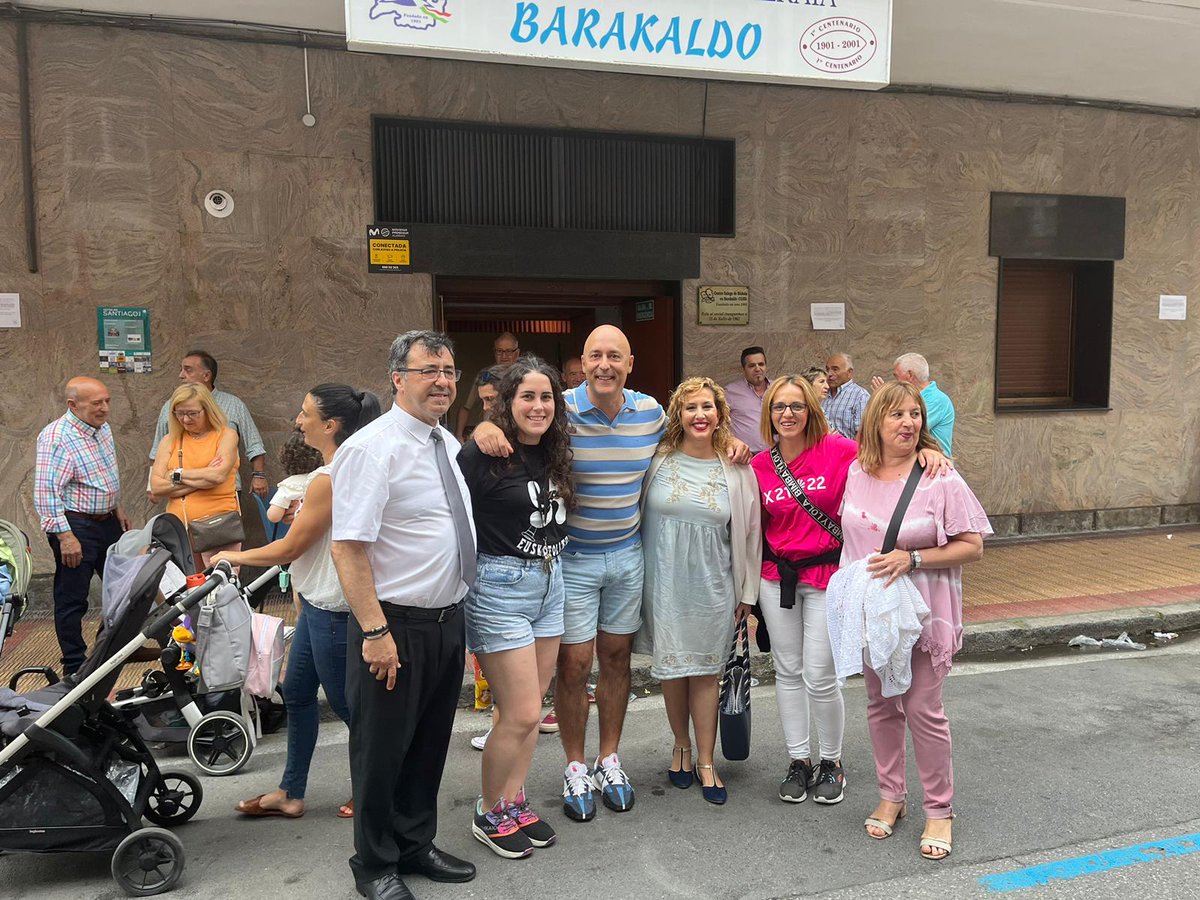 gorabarakaldo's tweet photo. Continúa la conmemoración de Santiago con los actos programados por nuestros amigos y amigas del @centrogalego 

@amaiadelcampoberasategi #alkatea #barakaldo https://t.co/1IkY2X1ZQo
