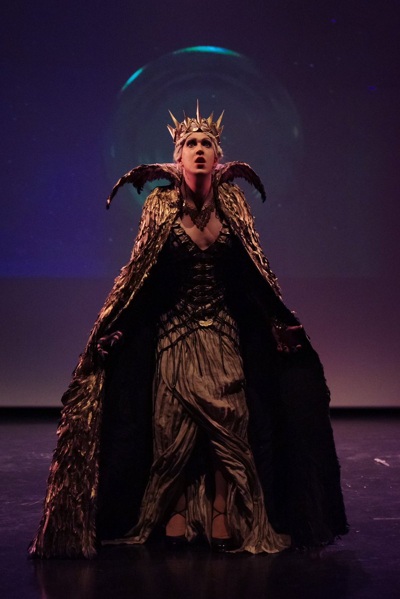 TORILLE! Cosplayn Suomenmestari 2022 <a href="/FaroniCosplay/">Faroni cosplay</a> on Nordic Cosplay Championship-voittaja JA yleisön suosikki!✨💜 Valtavasti onnea koko Cosvisionilta! 🥳

Kuva: Nyymix, Cosvision x Cosplayn SM 2022