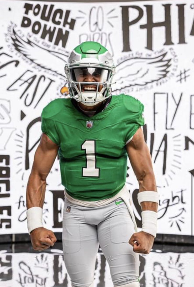 CrossingBroad's tweet photo. Looks like the Kelly Green jerseys leaked 👀

(via Fb/Brandon Winston) https://t.co/ZHWF7yutqa