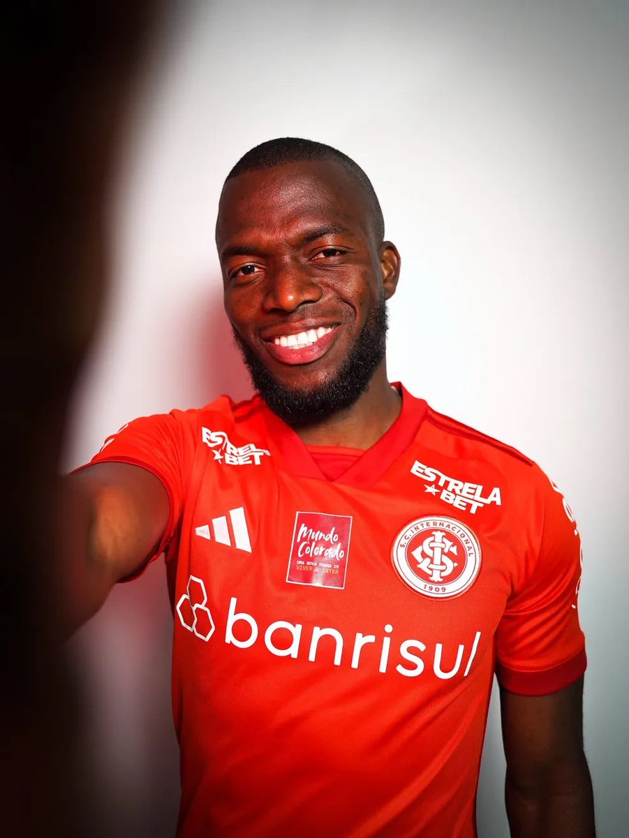 SouthGremio's tweet photo. Enner Valencia com a camiseta do Internacional 🇦🇹

4 Jogos
4 Partidas

Uma média de 1 partida por jogo 🔥 https://t.co/1TKaaMvN3M