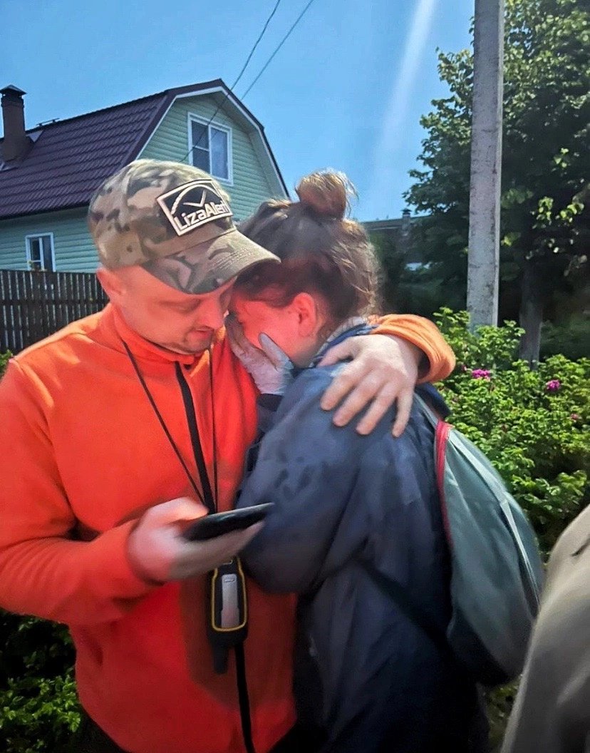 7 суток, 99 поисковых групп за весь период поиска, добровольцы, родственники, службы... Мы покажем вам этот поиск глазами его участников.
Начнем.
Ангелина Ерёмина (позывной Ангел):
"Смена регистратора. За последние трое суток я, крича о том, что хочу на… t2p.pw/7qgrDgbqLn