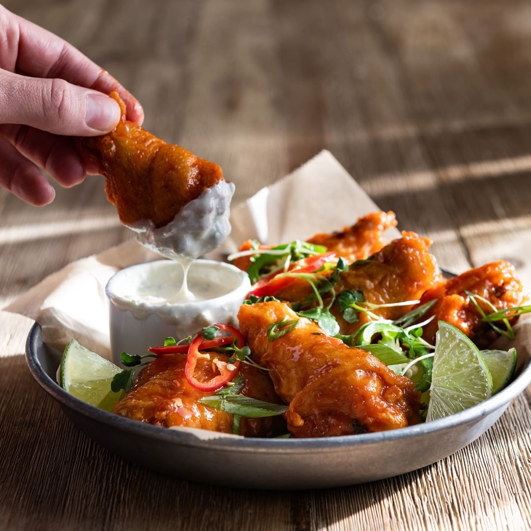 PHVegas's tweet photo. Bringing the heat for #NationalChickenWingDay with the Hellfire Chicken Wings from @GordonRamsay's #GRBurger 🔥🍗 https://t.co/TWiLGbMSAj