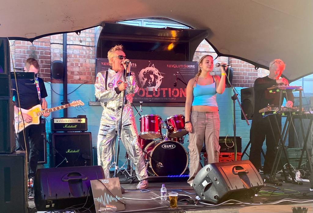 andreasandtwolf's tweet image. Big love to Kevin Saunders and the Hertford Kevolution massive! viva independent live original music! Our next @andMrBWolf @Vnderbraindrain date is August with a self promotion down the Mad Squideger! More to follow. @PerfectPopCoOp forevever