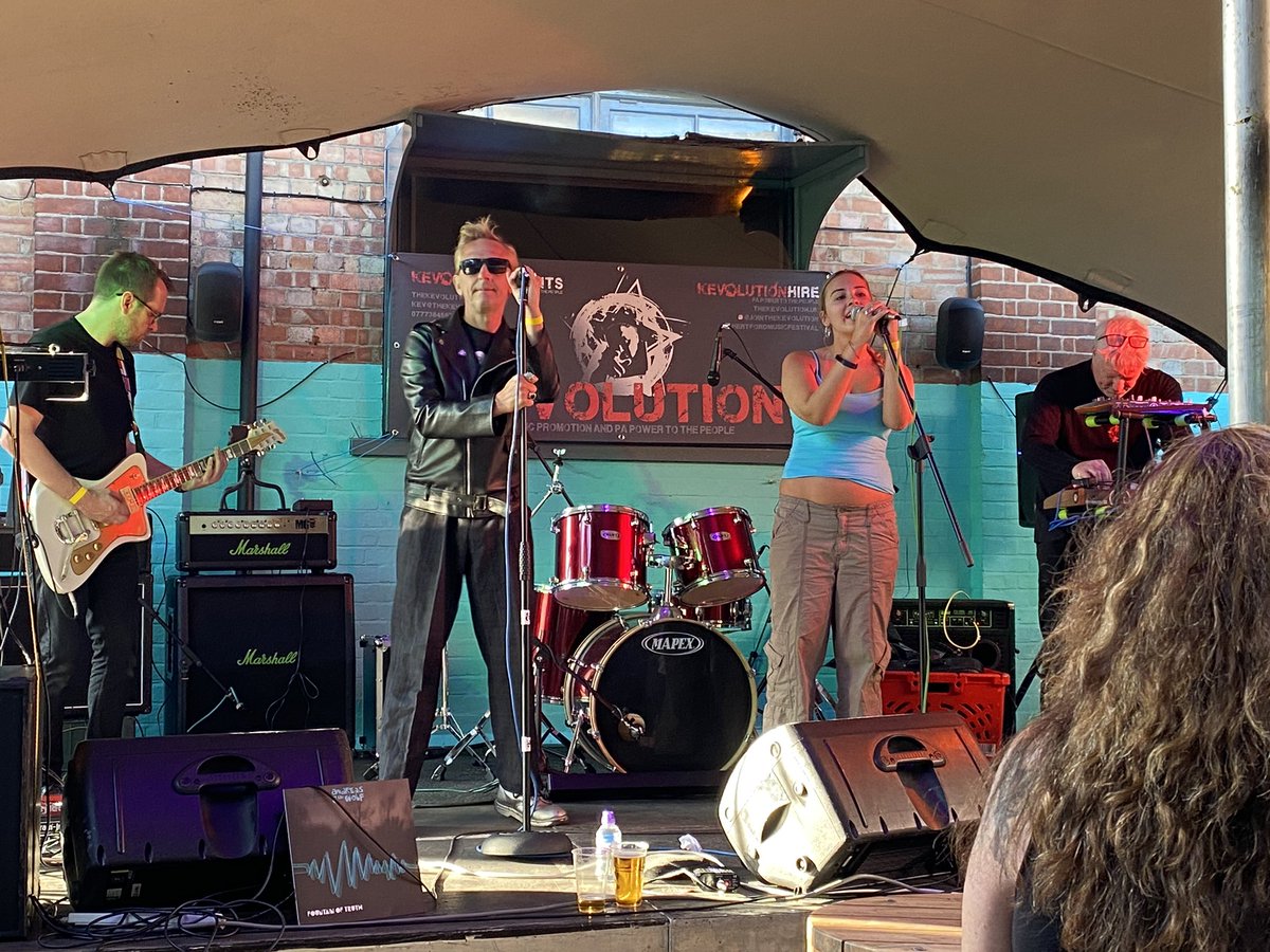 andreasandtwolf's tweet image. Big love to Kevin Saunders and the Hertford Kevolution massive! viva independent live original music! Our next @andMrBWolf @Vnderbraindrain date is August with a self promotion down the Mad Squideger! More to follow. @PerfectPopCoOp forevever
