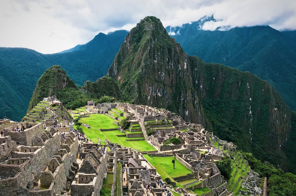 arqueoespirito's tweet image. 🆕❗️

Um novo estudo analisou amostras de DNA de 34 residentes de Machu Picchu e confirmaram uma presença multi-étnica, com linhagens de regiões como a Amazônia, Costa, e Chaco (este último pode ser traçado até o território brasileiro).

Segue o fio para entender esta história!👇