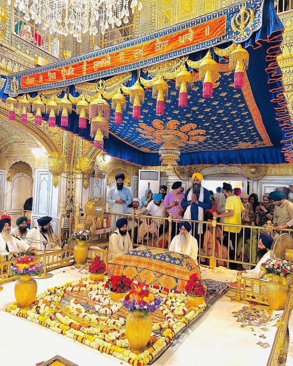 jatti__AK47's tweet photo. ਕੋਟਿ ਕੋਟੀ ਮੇਰੀ ਆਰਜਾ ਪਵਣੁ ਪੀਅਣੁ ਅਪਿਆਉ ॥
ਚੰਦੁ ਸੂਰਜੁ ਦੁਇ ਗੁਫੈ ਨ ਦੇਖਾ ਸੁਪਨੈ ਸਉਣ ਨ ਥਾਉ ॥

 ਵਾਹਿਗੁਰੂ ਜੀ 🙏💙🩵😇 https://t.co/F0fELe2WFV
