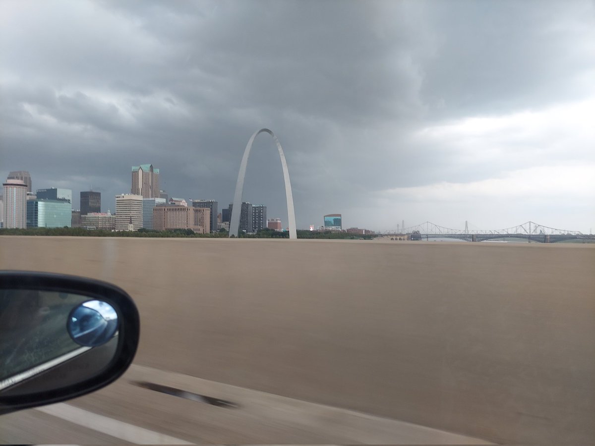 maryk119's tweet image. Storms are coming! #STLweather